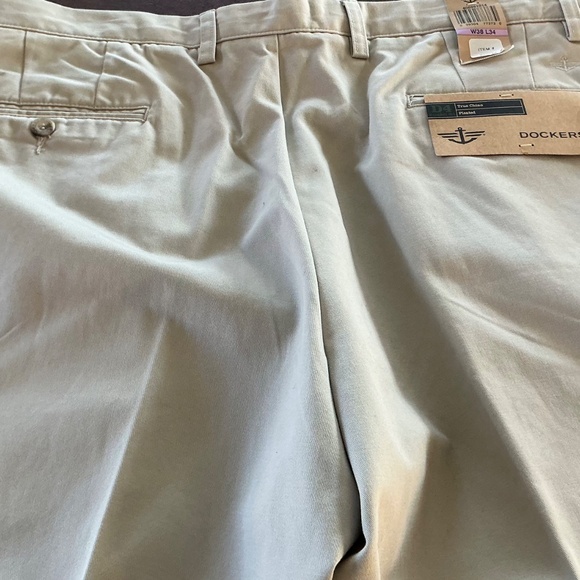 Dockers Men’s 38x34 True Chinos Pleated Pants Relaxed Fit Preppy Classic Casual - Picture 5 of 9